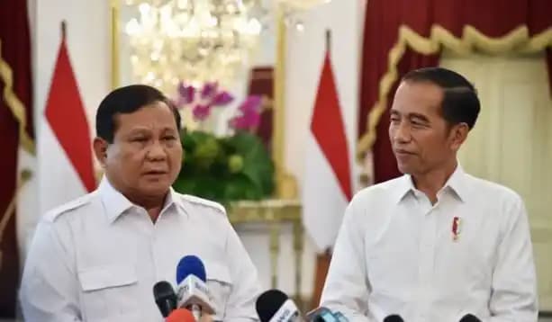 Presiden Prabowo bersama Presiden ke-7 RI Jokowi