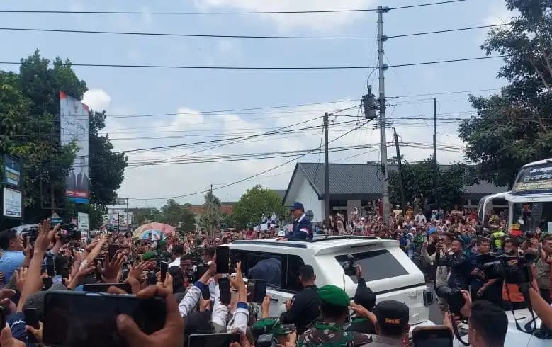 Presiden Prabowo Subianto saat meninggalkan Akademi Militer