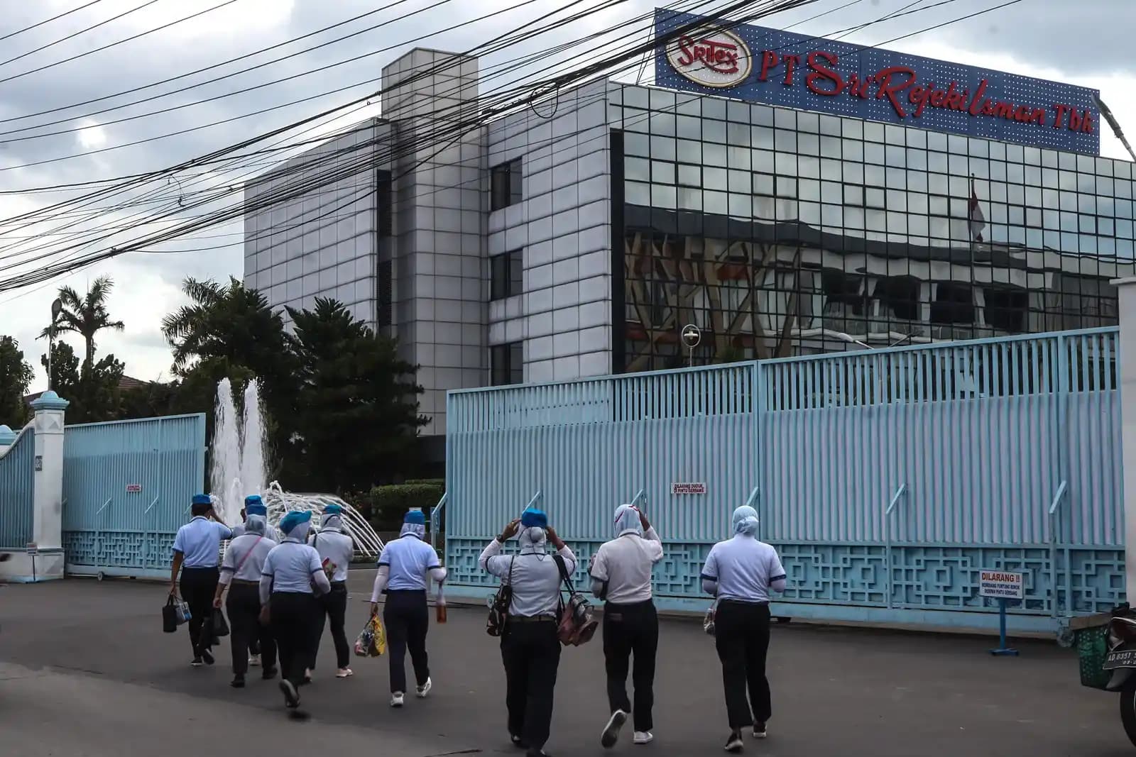 PT Sri Rejeki Isman Tbk. (SRIL) atau Sritex Group