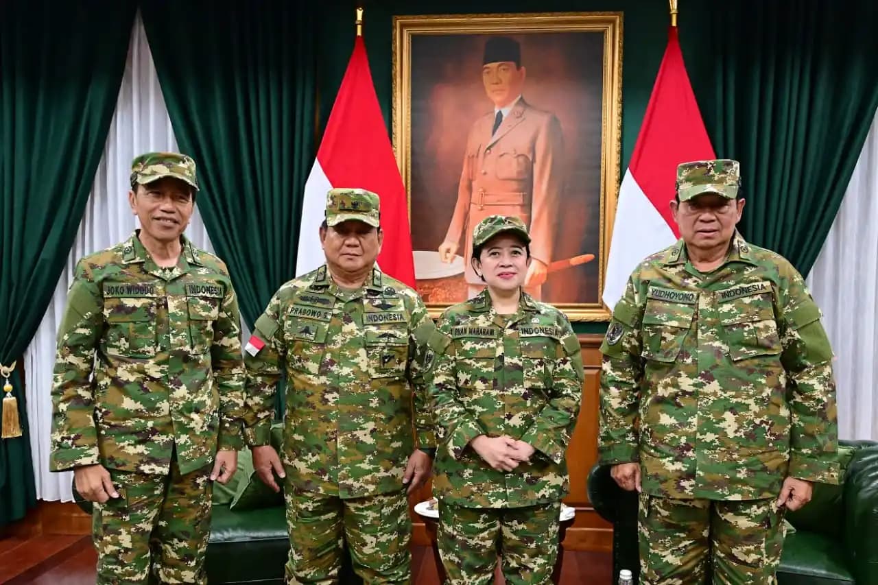 Puan Maharani bersama SBY, Jokowi, dan Prabowo di Parade Senja Magelang