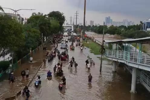 Rano Karno Klaim Bisa Atasi Banjir dan Macet Jakarta