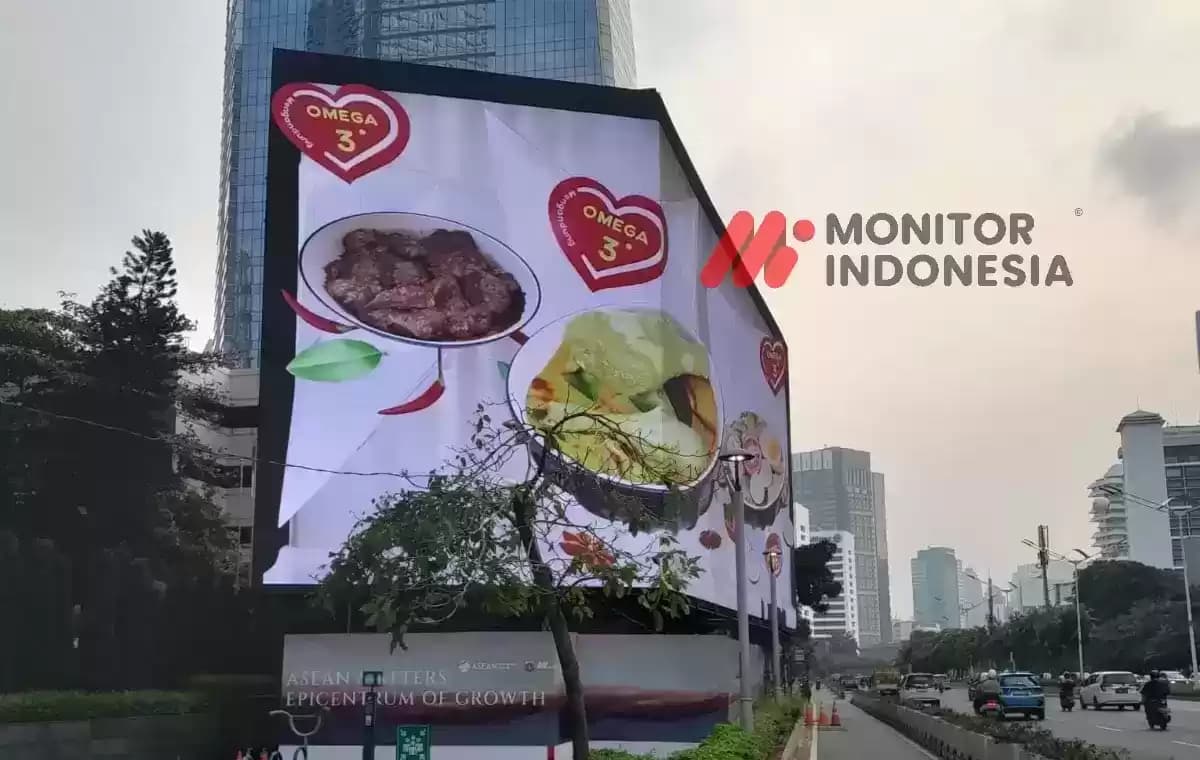 Reklame raksasa Videotron diduga tidak memiliki izin (Foto: Dok MI)