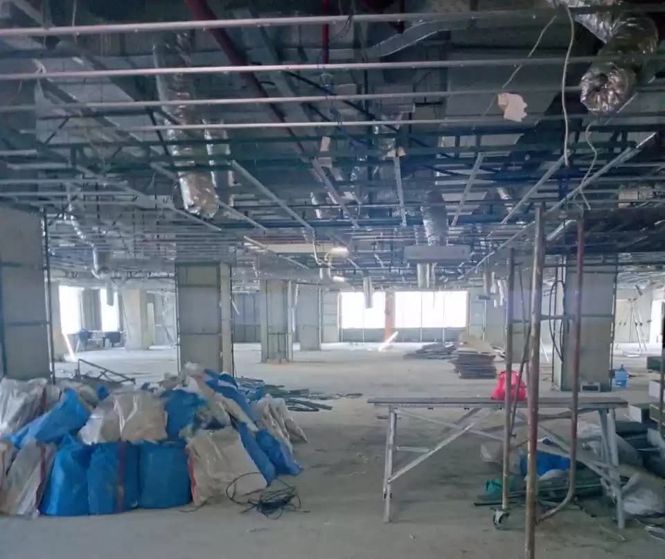 Ruangan di Lantai 10 Gedung DPRD DKI Jakarta Dibongkar Habis