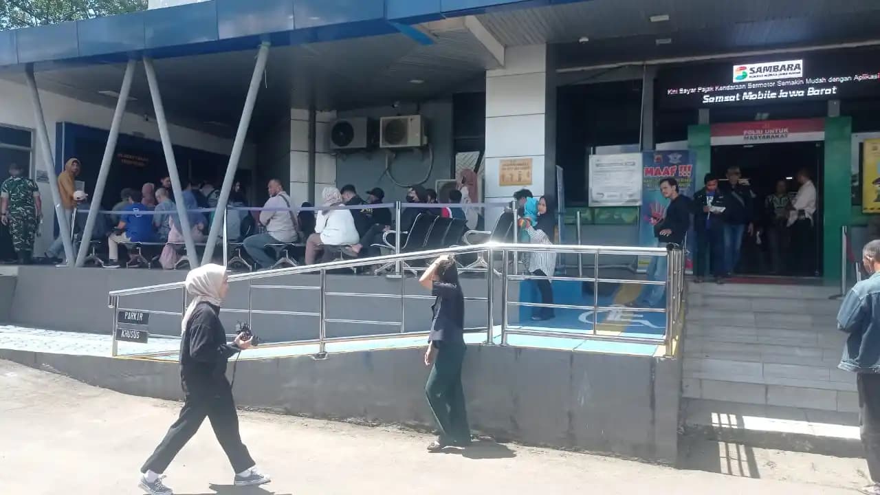 Samsat Soetta masih Mewajibkan WP Harus ada KTP sesuai yang Tertera di STNK, Ida Hamidah Bungkam