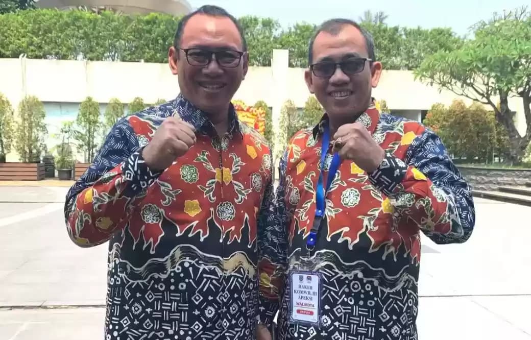 Sebelah Kiri, Asisten Daerah III Propinsi Jawa Barat Foto Bersama, Asisten II Kota Bekasi, Inayatullah