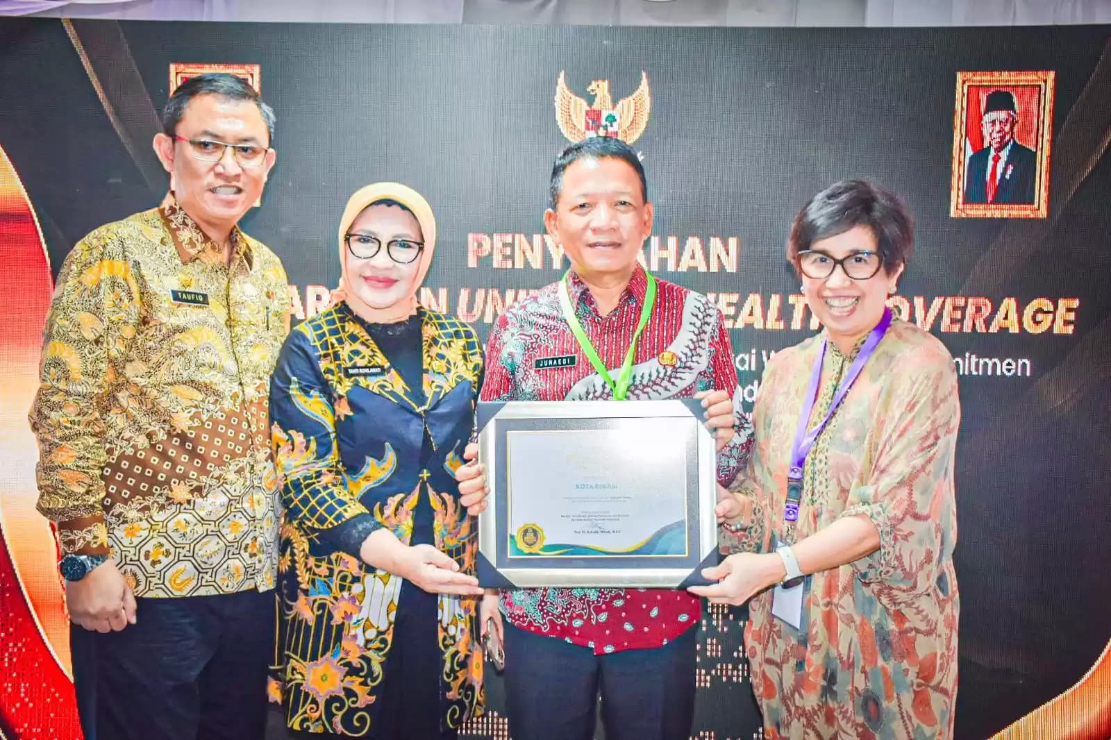 Sekretaris Daerah Kota Bekasi, Junaedi, Didampingi Kadinkes, Kadisdukcapil, dan Kepala BPJS