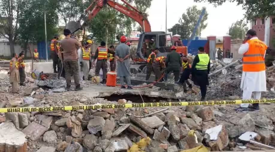 Bom Bunuh Diri di 2 Masjid di Pakistan Tewaskan 57 Orang