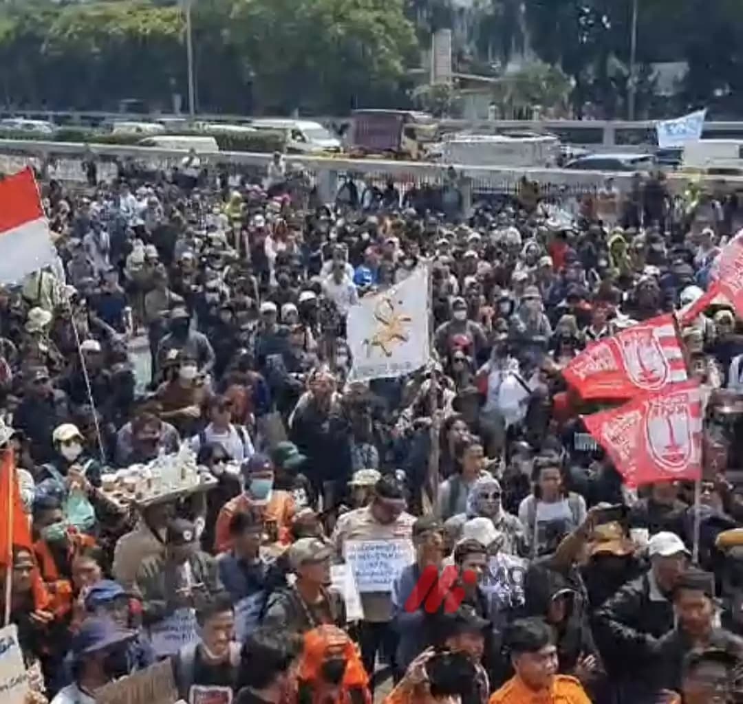 Suasana demo di depan gedung DPR RI, Kamis (22/8/2024) (Foto: Dok MI/Aswan)