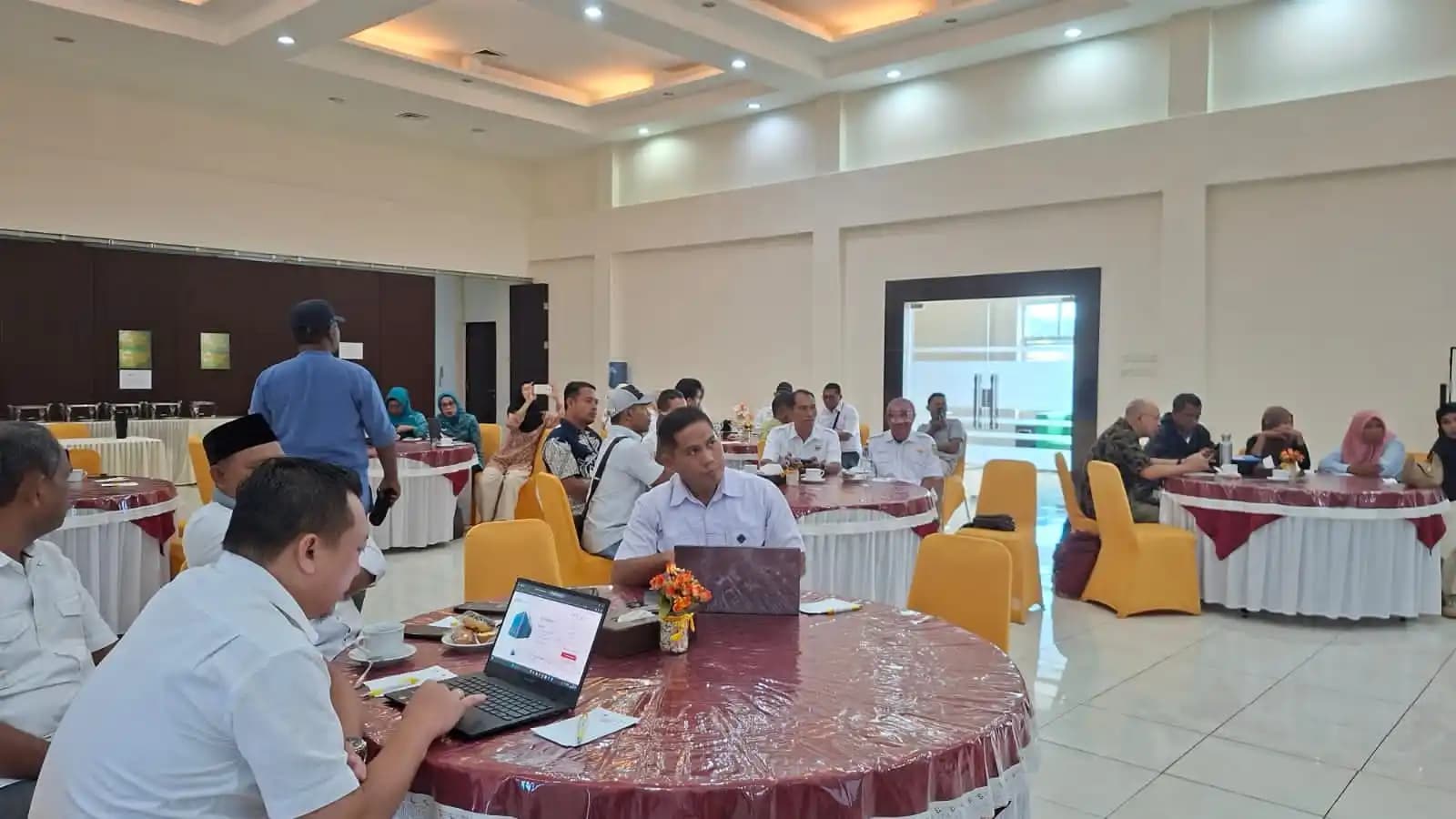Suasana diskusi dalam FGD Ketahanan Pangan Biru yang digelar DKP Malut