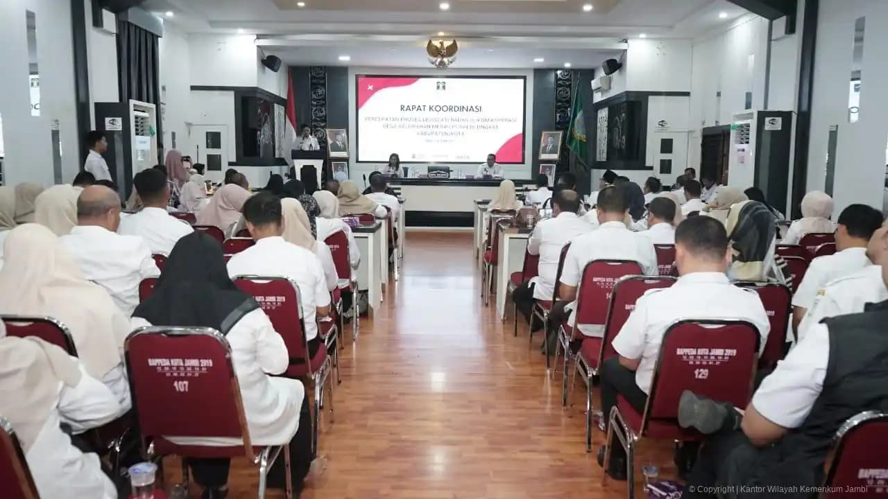 Suasana Rapat Koordinasi pembentukan Koperasi Kelurahan Merah Putih