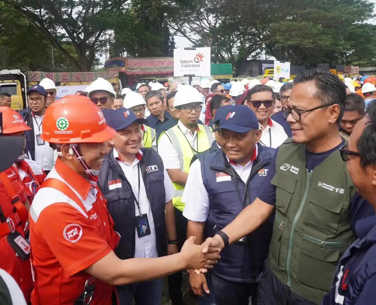 Telkom Kirim Relawan dan Bantuan ke Lokasi Bencana di Sumatra