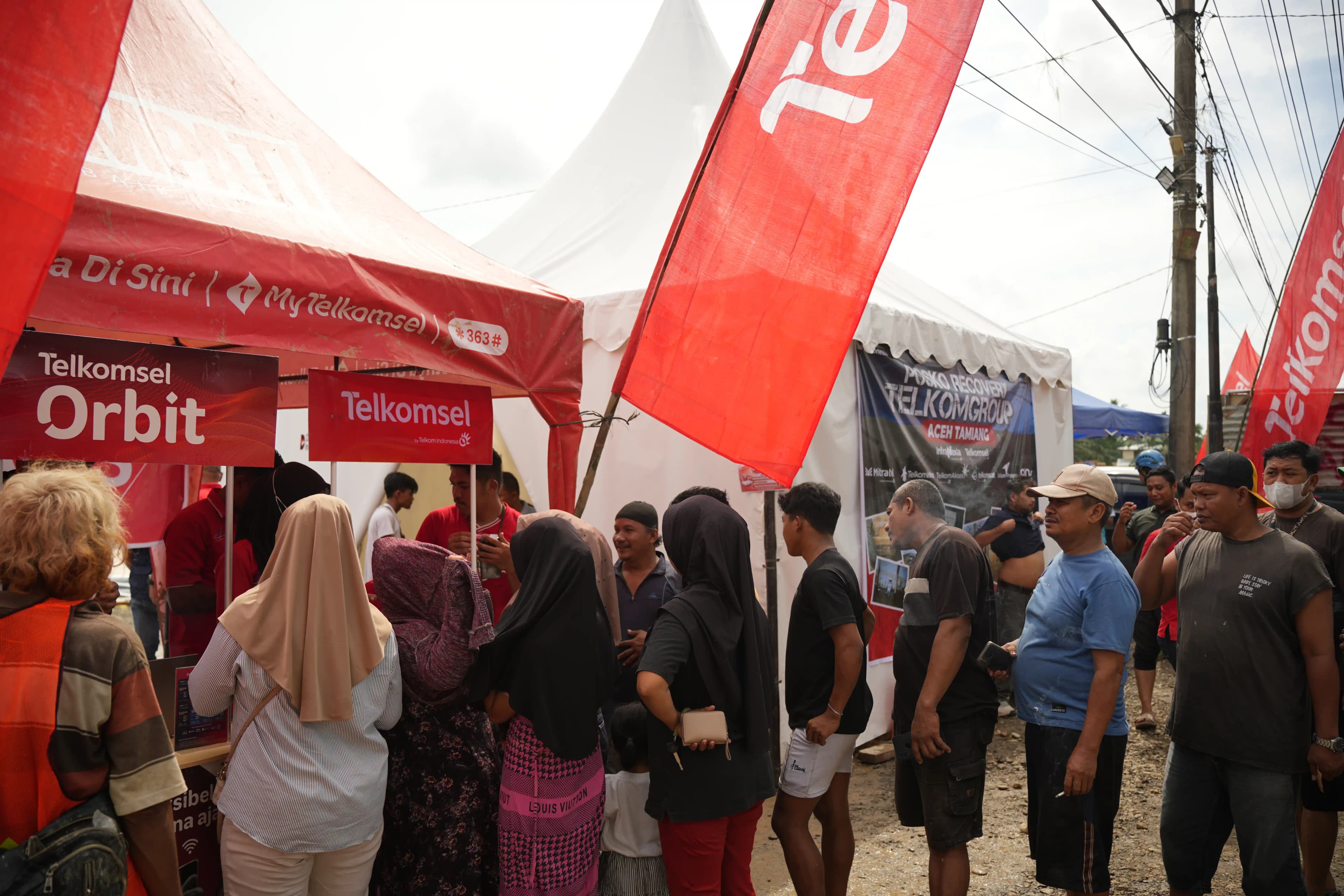 Telkomsel Perkuat Konektivitas Huntara Aceh Tamiang