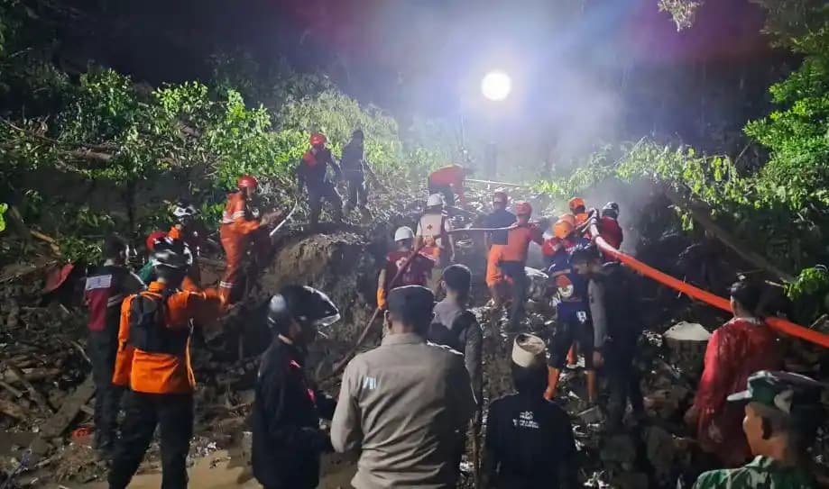 Tim SAR gabungan bersiap lakukan evakuasi