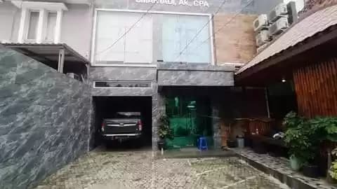 TKP kejahatan pembuatan uang palsu Rp 22 miliar di Kantor Akuntan di Srengseng, Kembangan, Jakarta Barat, yang dijadikan tempat peambuatan uang palsu