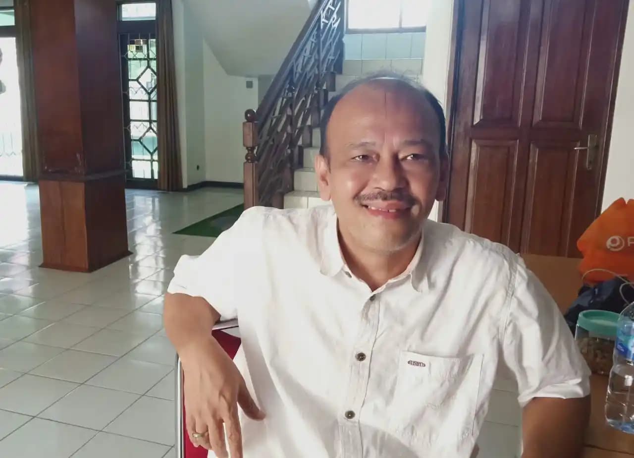 Tom Pasaribu