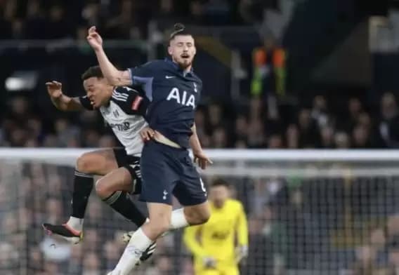 Tottenham Hotspur, Radu Dragusin melawan Fulham