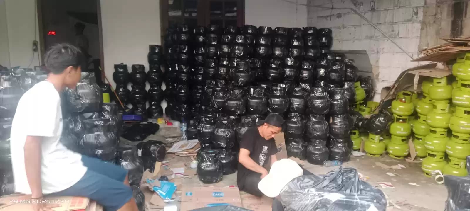 Usai Diberitakan, Gudang Supplier Tabung Gas Kosong di Duren Sawit Langsung Dikosongkan, Karyawan Kabur!