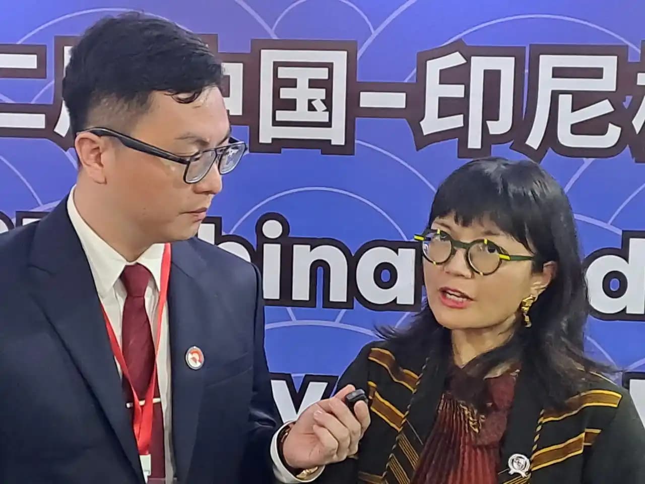 Wamen Dikti Saintek Prof. Stella Christie, Ph.D saat memaparkan pentingnya sinergi antara kampus dan industry. (Foto. Rizal Siregar)