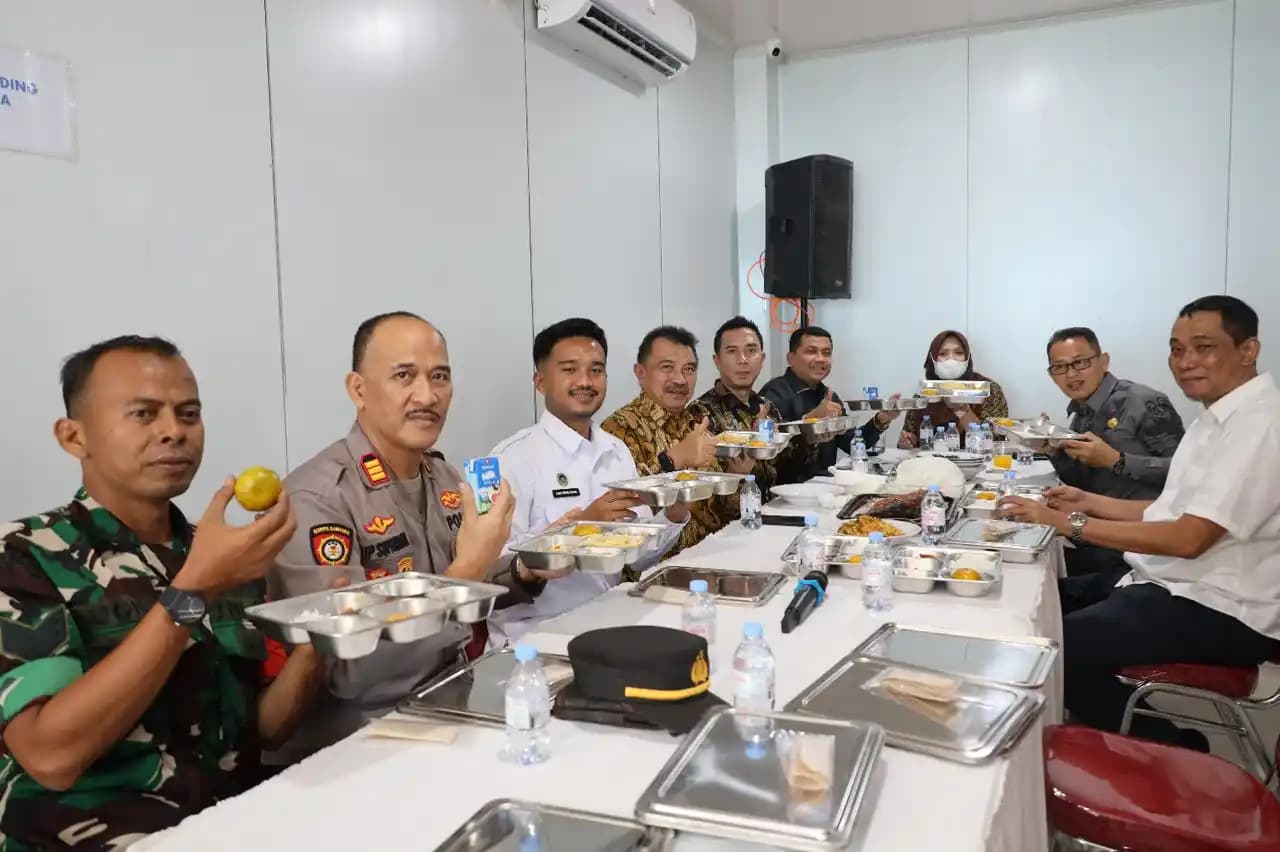 Wawali Kota Bekasi, Harris Bobihoe Resmikan Dapur MBG Bojongmenteng