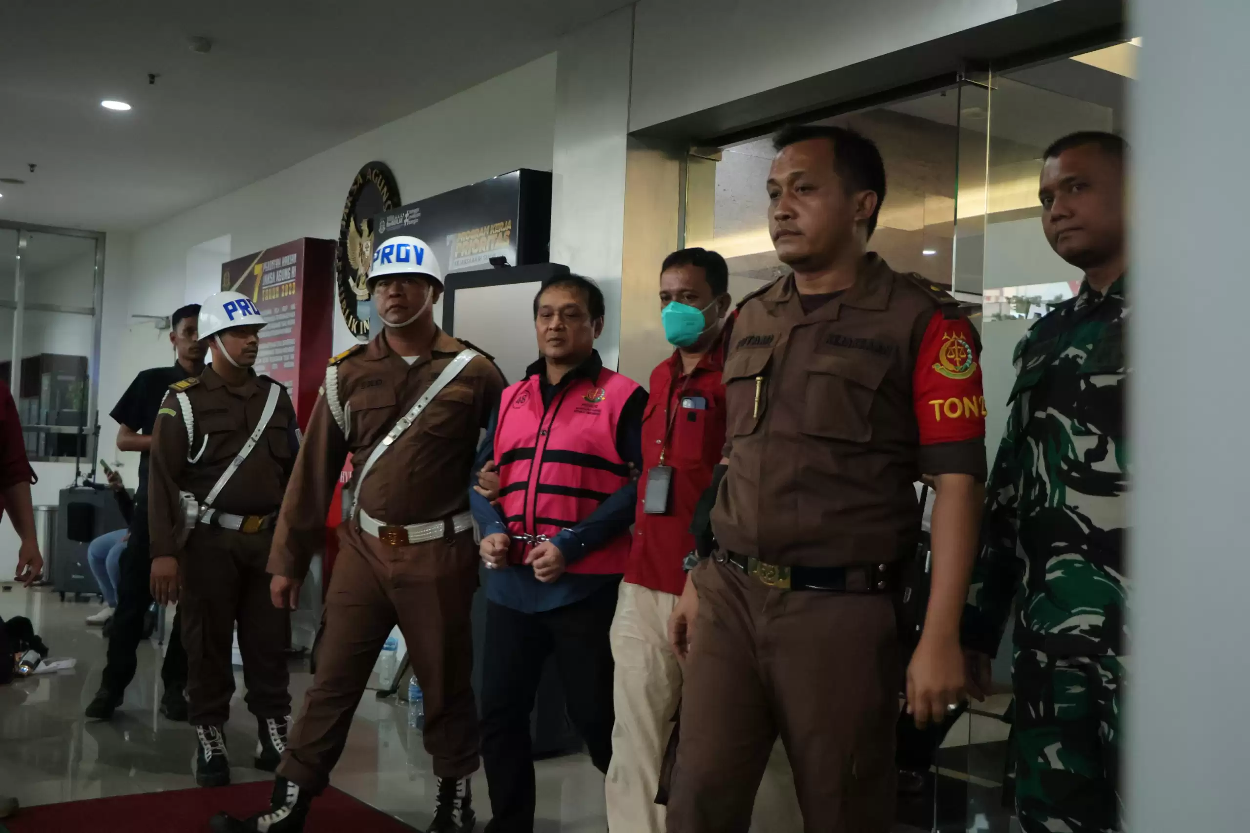 Eks Kepala Kanwil Bea Cukai Riau Mem-backing Penyelundupan Gula3