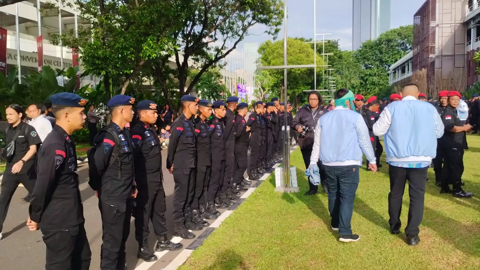2.292 personel kepolisian dikerahkan Polda Metro Jaya untuk mengawal acara debat Calon Presiden (Capres) terakhir (Foto: MI/Dhanis)
