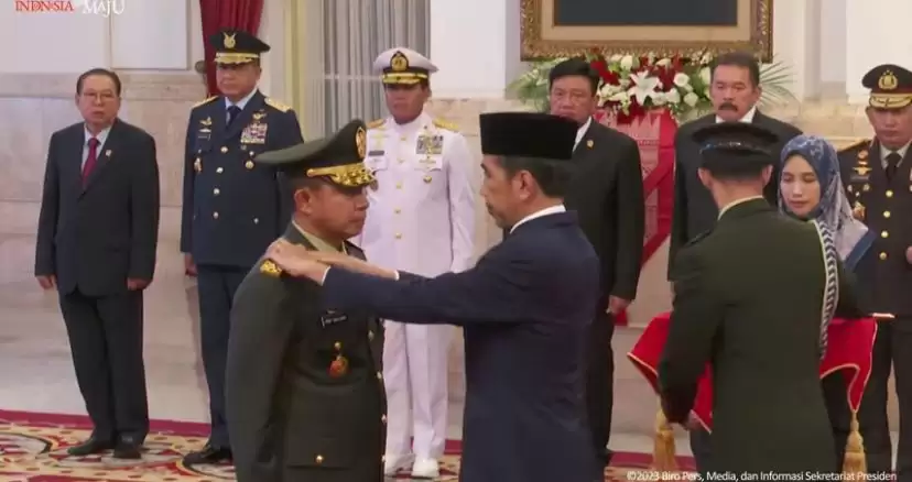 Presiden Joko Widodo resmi melantik Jenderal Agus Subiyanto Jadi Panglima TNI [Foto: YT/@SekretariatPresiden]