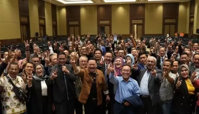 Dokumentasi Aliansi Advokat Indonesia Bersatu saat mendeklarasikan dukungan kepada Prabowo-Gibran, Minggu (19/11/2023). [Foto: Antara]