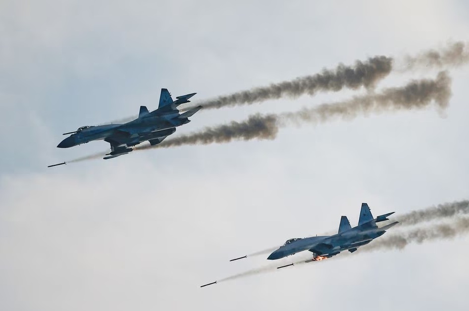 Pesawat Tempur Rusia Su-35 (Foto : Reuters )