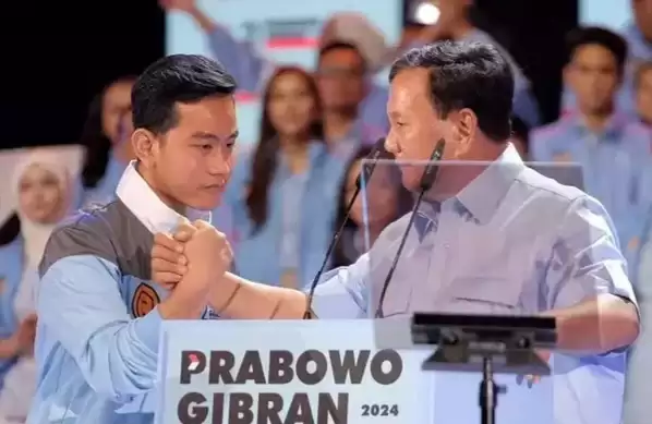 Gibran Rakabuming Raka (kiri) dan Prabowo Subianto (kanan) (Foto: Istimewa)