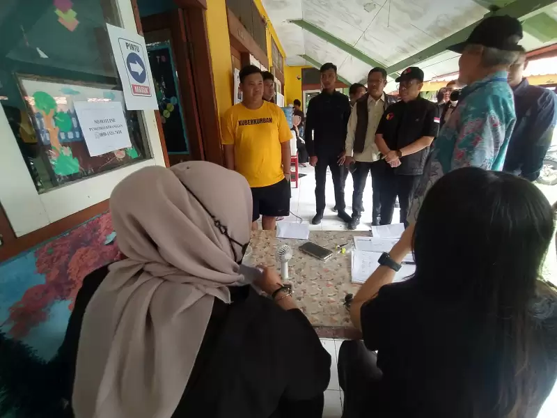 Anggota Bawaslu Puadi Sidak ke 4 TPS di Batan Indah Tangsel
