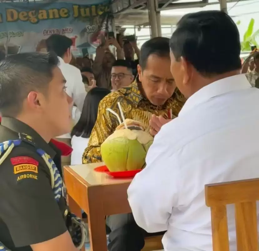 Presiden Joko Widodo (Jokowi) makan bakso bersama, Menteri Pertahanan (Menhan) Prabowo Subianto di Magelang. [Foto: Tangkapan Layar Instagram/@raffinagita1717]]