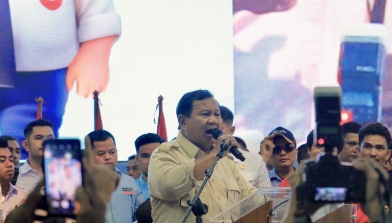 Calon Presiden nomor urut 2 Prabowo Subianto menyampaikan orasi politik di hadapan ribuan pendukung. (Foto: ANTARA)