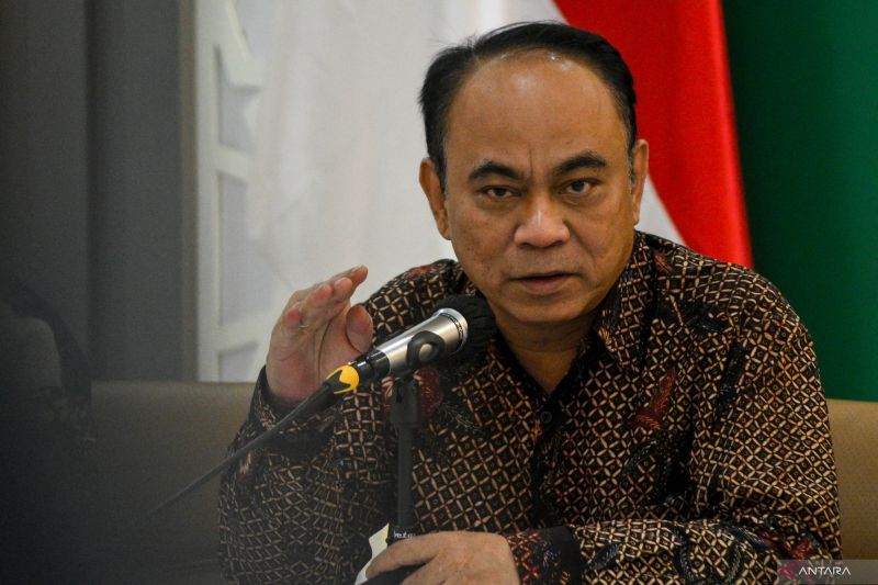 Menteri Komunikasi dan Informatika Budi Arie Setiadi menyampaikan keterangan pers saat kunjungan di Kantor Pusat PBNU, Jakarta, Kamis (18/1/2024). (Foto: ANTARA)