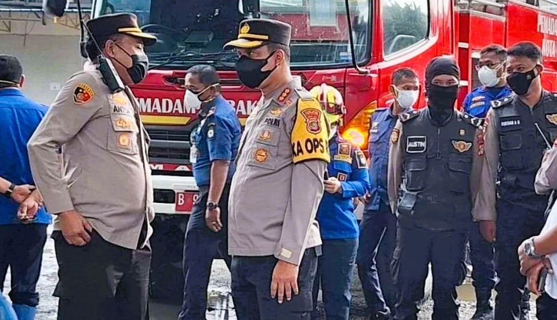 Petugas Terpaksa Evakuasi Ribuan Warga Gegara Gas Pabrik Es Bocor