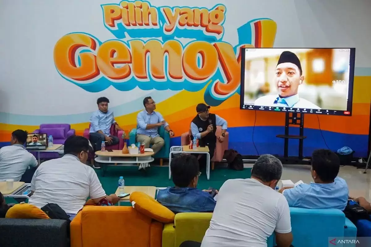 Komandan TKN Fanta Prabowo-Gibran, Arif Rosyid hadir secara virtual saat acara “Konsolidasi Pemenangan Prabowo-Gibran” (Foto: Antara)