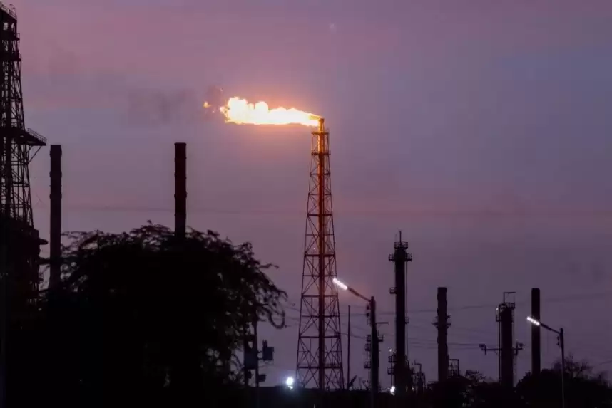Kilang minyak Petroleos de Venezuela SA (PDVSA) Amuay (Foto: Bloomberg)