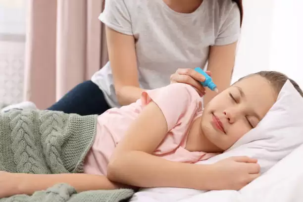 Dokter Minta Orang Tua Jangan Sembarang Beri Obat Tetes Telinga Pada Anak