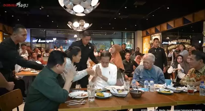 Momen Jokowi Ajak Sejumlah Menteri Makan Malam di Makassar