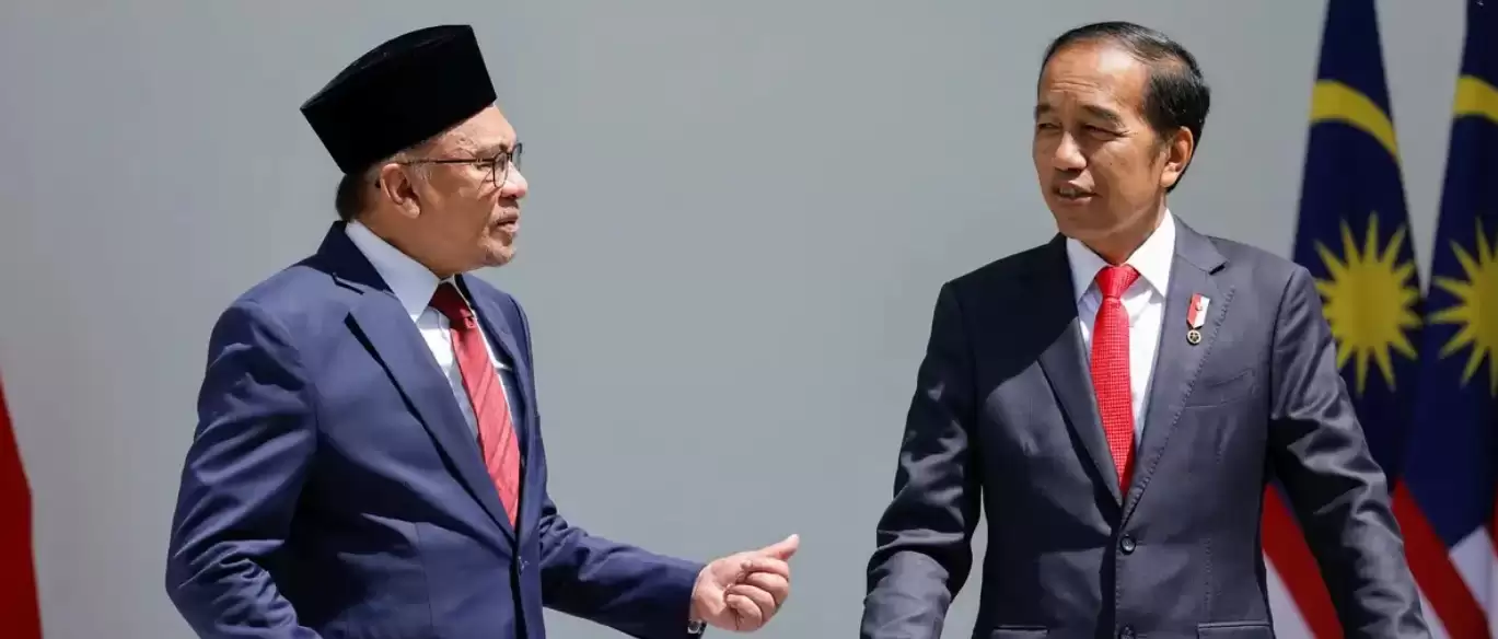 Presiden Indonesia Joko Widodo bertemu PM Malaysia (Foto: Reuters)