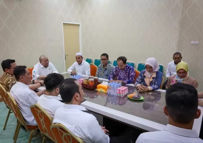 Ketua DPD RI, AA LaNyalla Mahmud Mattalitti mengunjungi Rumah Sakit Umum (RSU) Anwar Medika Sidoarjo, Senin (12/2/2024). [Foto: DDoc. DPD]