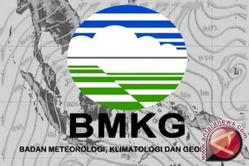 BMKG mengimbau warga mewaspadai gelombang tinggi 2,5 meter di beberapa wilayah perairan Sulawesi Utara dan sekitarnya (Foto: ANTARA)