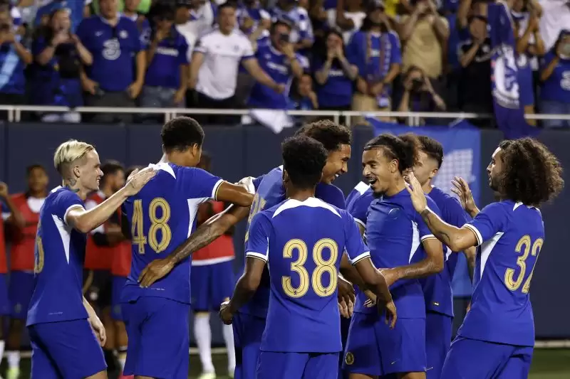 Para pemain Chelsea saat merayakan gol ke gawang.  (Foto: AFP)