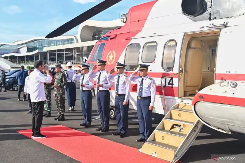 Presiden RI Joko Widodo melakukan kunjungan kerja ke Kabupaten Nagekeo, Nusa Tenggara Timur (NTT), Selasa (5/12). (Foto: ANTARA/HO-Biro Pers Sekretariat Presiden/Vico)