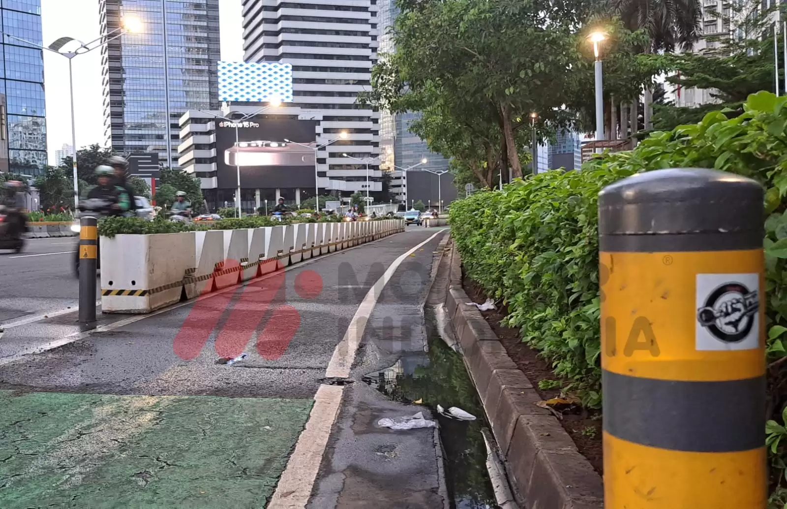Jalur Sepeda di Jalan Jenderal Sudirman, Jakarta Pusat (Foto: MI/Aswan)