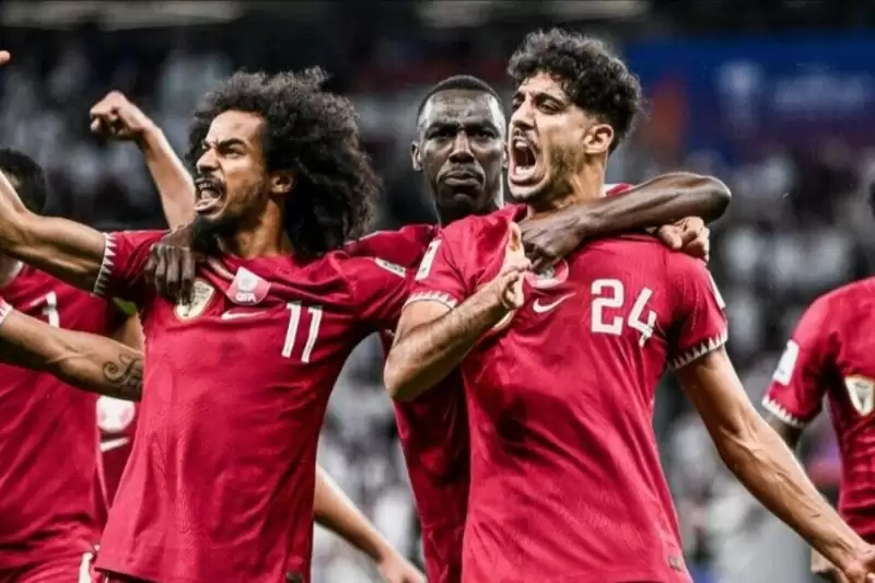 Selebrasi para pemain timnas Qatar, setelah mencetak gol dalam pertandingan semifinal lawan Iran di Stadion Al Thumama, pada Rabu (07/2). [FOto: ANTARA/HO-AFC]