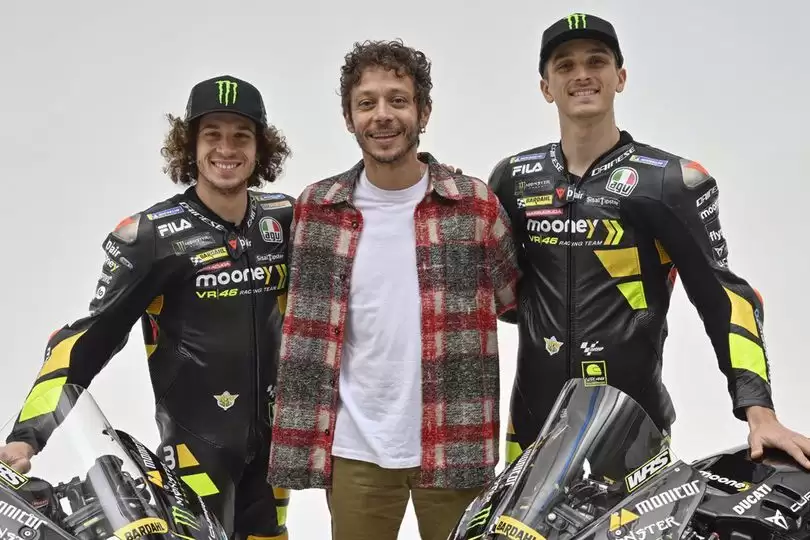 Marco Bezzecchi, Valentino Rossi, dan Luca Marini (Foto: VR46 Racing Team)