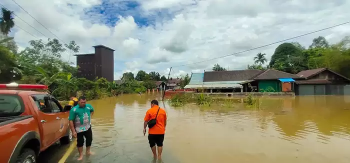 Rumah warga terendam banjir di Kelurahan Tewah, Kecamatan Tewah, Jumat (8/3/2024). (Foto: Ist)