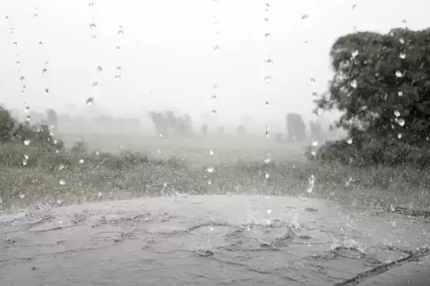 Waspada Hujan dan Angin Kencang di Jakbar-Jaksel