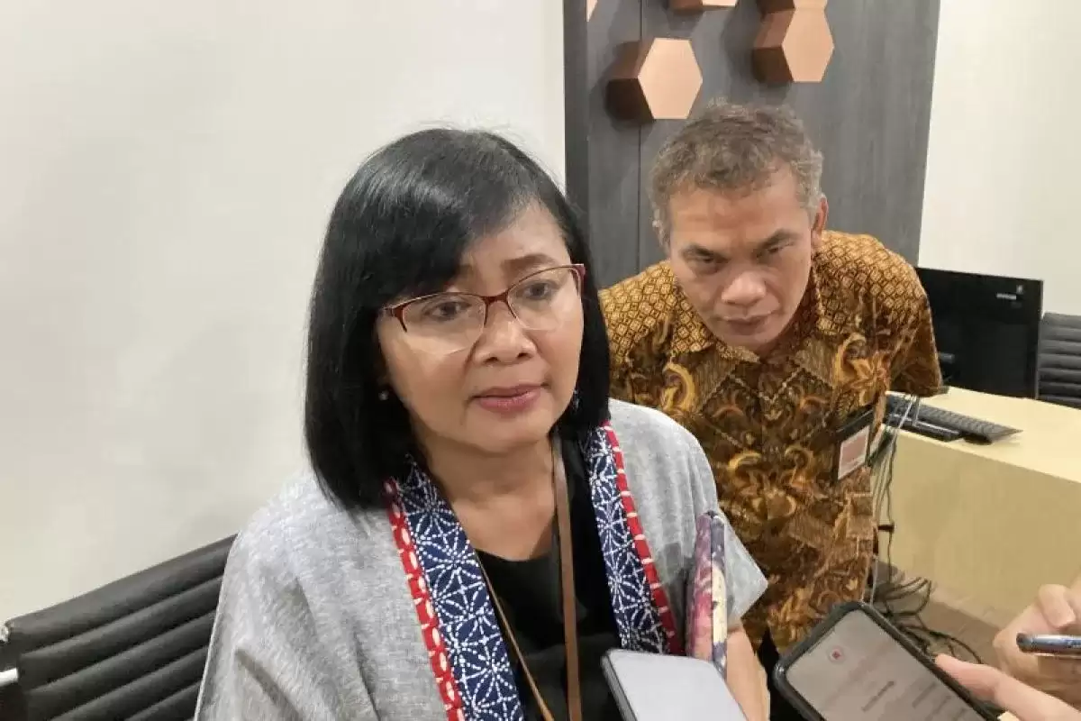 Direktur Pajak Daerah dan Retribusi Daerah Lydia Kurniawati Christyana memberikan pemaparan saat media briefing di Jakarta, Selasa (16/1). (Foto: ANTARA)