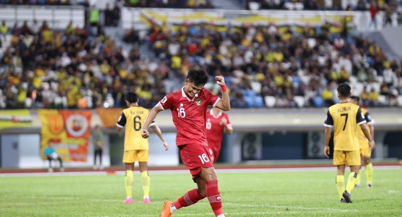Striker timnas Indonesia Hokky Caraka berselebrasi seusai mencetak gol ke gawang Brunei Darussalam. (Foto: ANTARA)